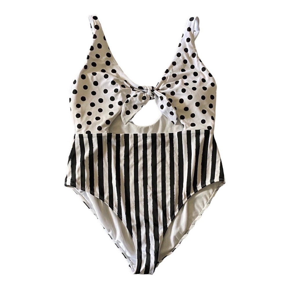 NWOT-NO BOUNDARIES-ONE PIECE SWIMSUIT-SIze xl 15/17